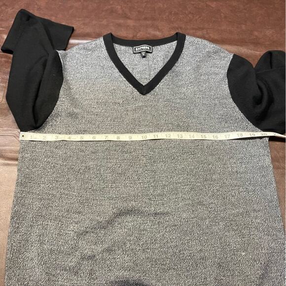 Express Men’s L V-Neck Long Sleeve Color-block Merino Wool‎ Sweater Black Grey - Picture 12 of 13